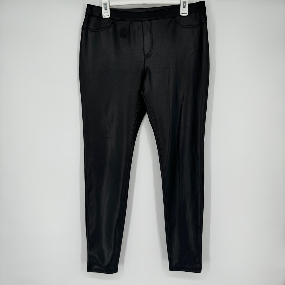 5/$25 Hue faux leather black leggings